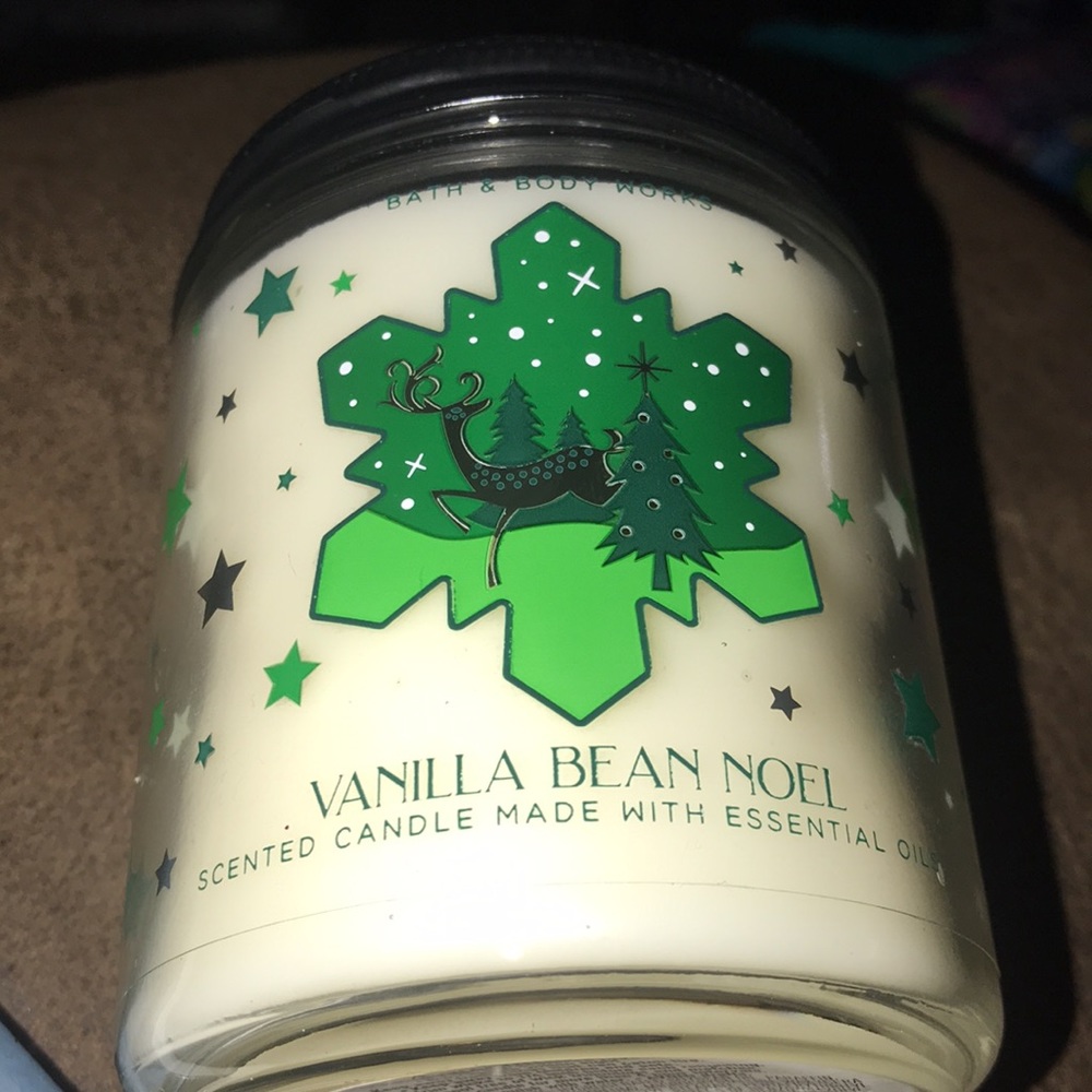 NWT Bath & Body Works Vanilla Bean Noel Candle - Picture 2 of 6
